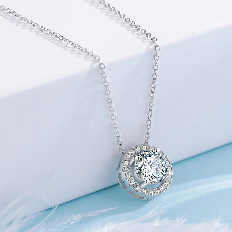 Moissanite Halo Pendant Necklace D Color VVS1 Brilliant Diamond With GRA Certified