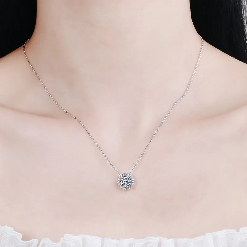 Moissanite Halo Pendant Necklace D Color VVS1 Brilliant Diamond With GRA Certified